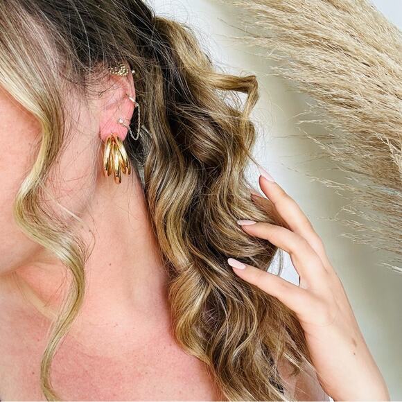 NEW NORDSTROM REVOLVE Trio Triple Slim Band Twisted Hoop Earrings Post Jewelry - Picture 13 of 15